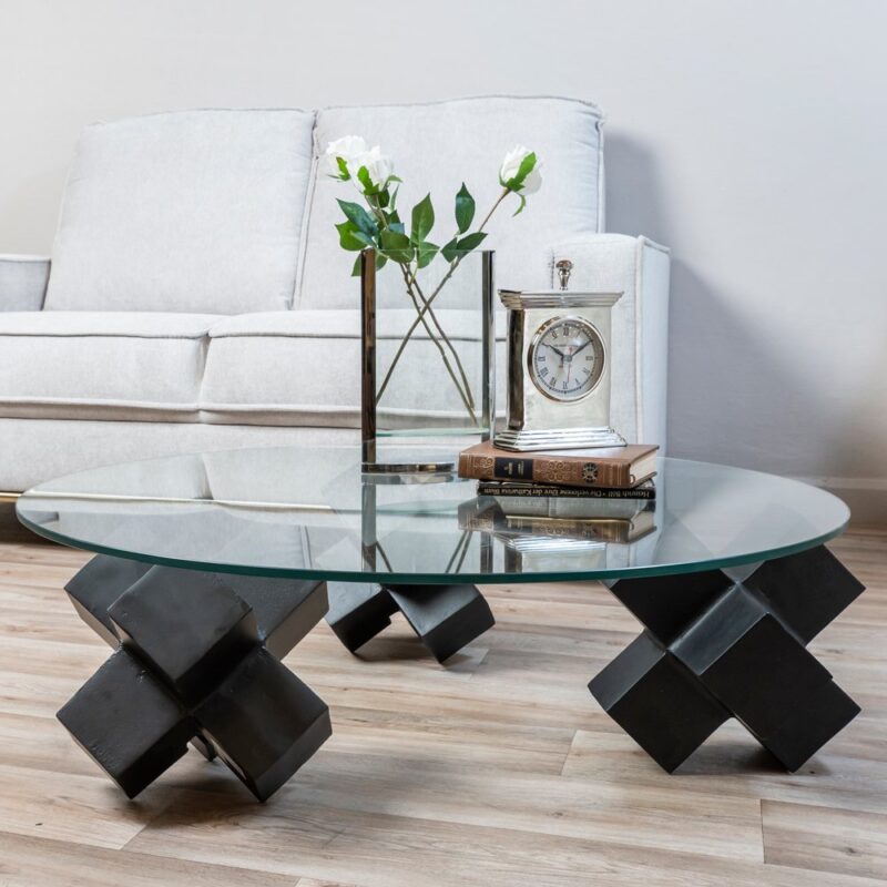 Mesa De Centro Con Tapa De Vidrio Sobre Tres Esculturas Geométricas - Imagen 3